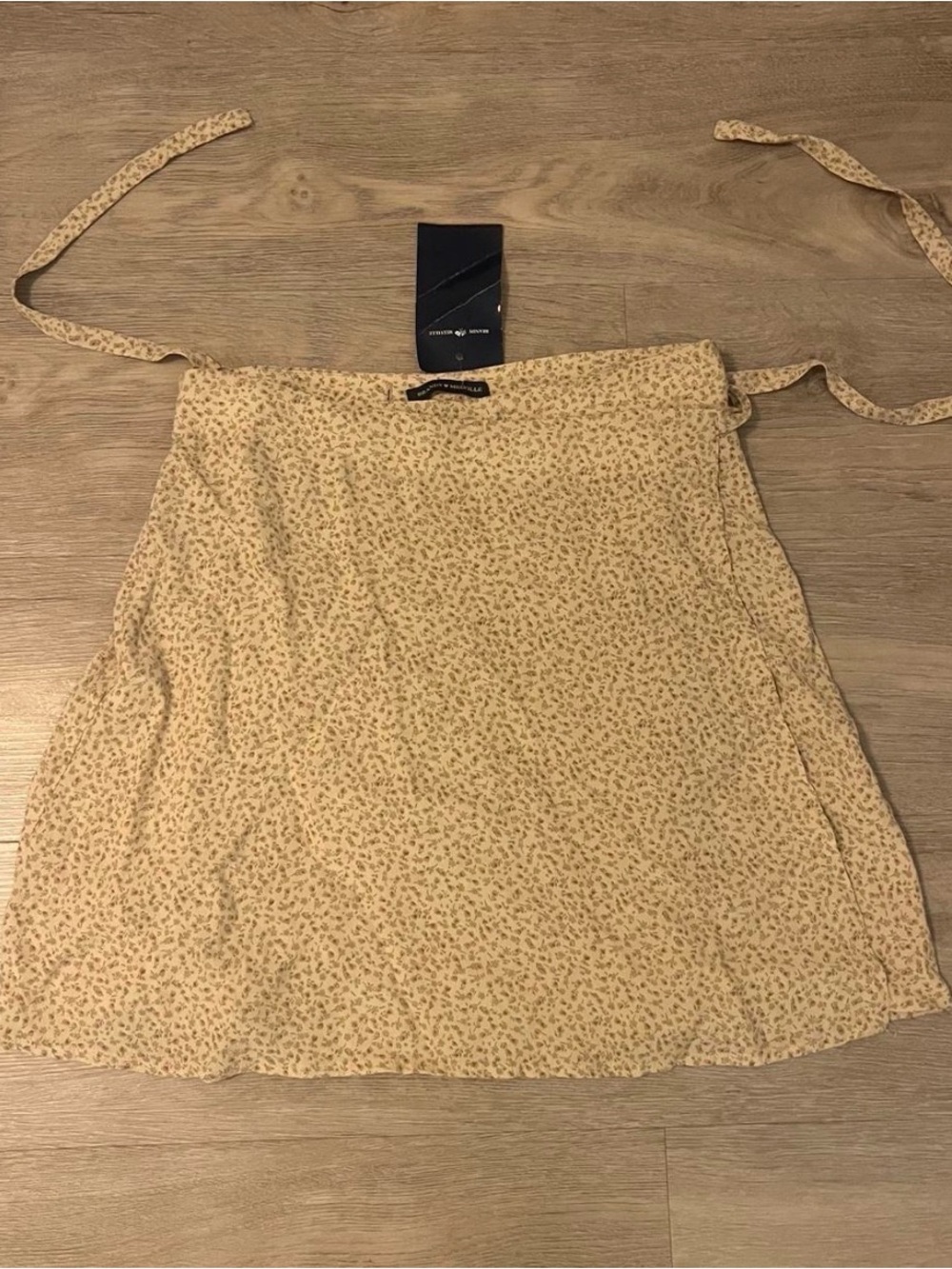 Brandy Melville floral mini skirt